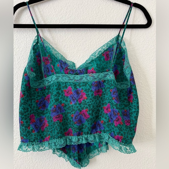 Gold label Vintage Victoria’s Secret Floral Lace Trim Camisole Top - Picture 2 of 4